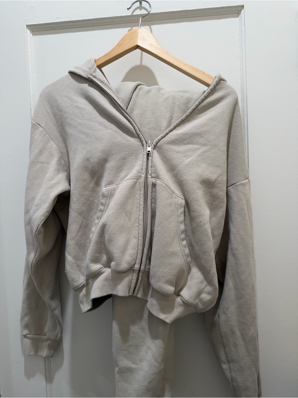 SKIMS Light Beige Hoodie Zip Sweatshirt & Jogger Set - Picture 1 of 2